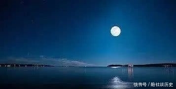 烟雨夜读 流年逐水去,明月照人来