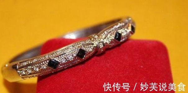 手镯|女人平时经常戴“银手镯”,会收获2件好事,都来了解一下吧