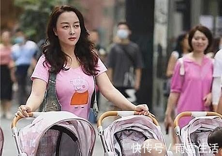 四胞胎|头胎双胞胎女儿,二胎四胞胎儿子,小两口带6个娃逛街太拉风
