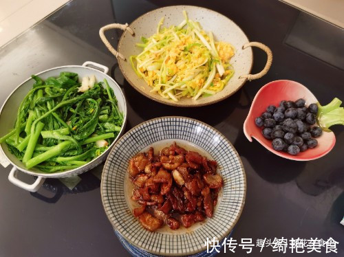 一地鸡毛|晚餐3个菜花了22元,朋友圈评价:这个妈妈会过日子!