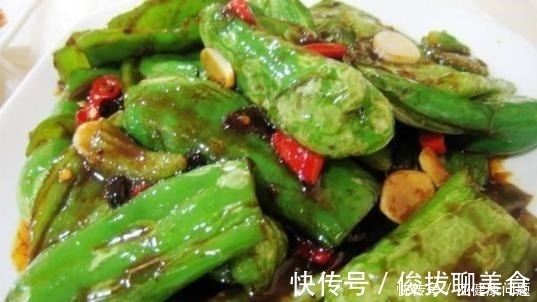 做虎皮青椒还在直接倒油煎大错特错!多加3步,辣椒香脆更鲜香