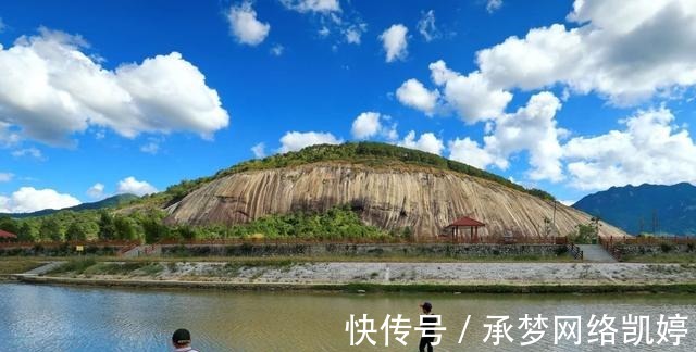 攀岩|广东肇庆这块巨石，被誉为“天下第一石”，有100多个足球场大