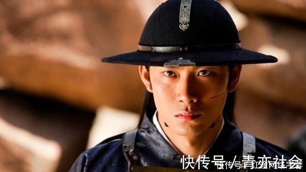 上联$和尚一上联:“梅蕊未开,光棍先生白嘴”,他一下联,千古绝对