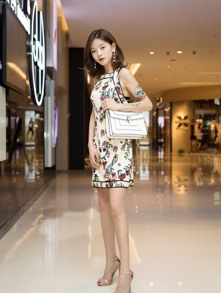 搭配|街拍：高跟鞋的经典搭配，让你在任何场合都那么自信