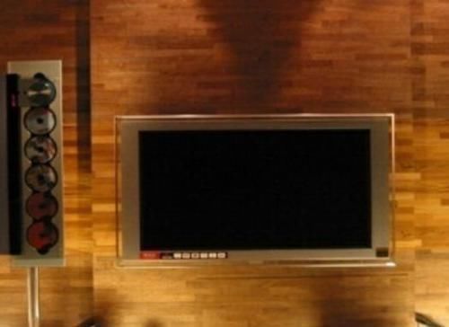 装修|头次见有钱人把电视这样挂墙上，太聪明了，看完想回家学装