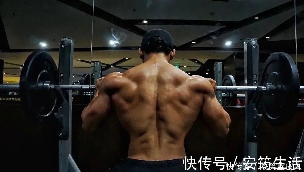 走红|92年肌肉猛男因淋浴湿身照走红,这个肌肉什么水平