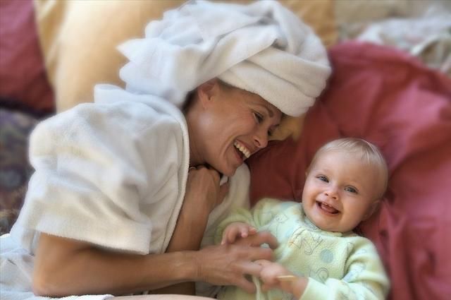 宝妈|宝宝睡着后一放床上就醒?不妨试试这3招 轻松让宝宝呼呼大睡