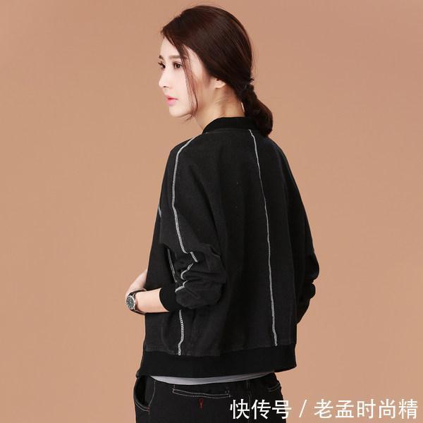 淡然 春装换这几款韩潮袭人外套,敝开穿搭配印花T恤,十分吸睛又时髦