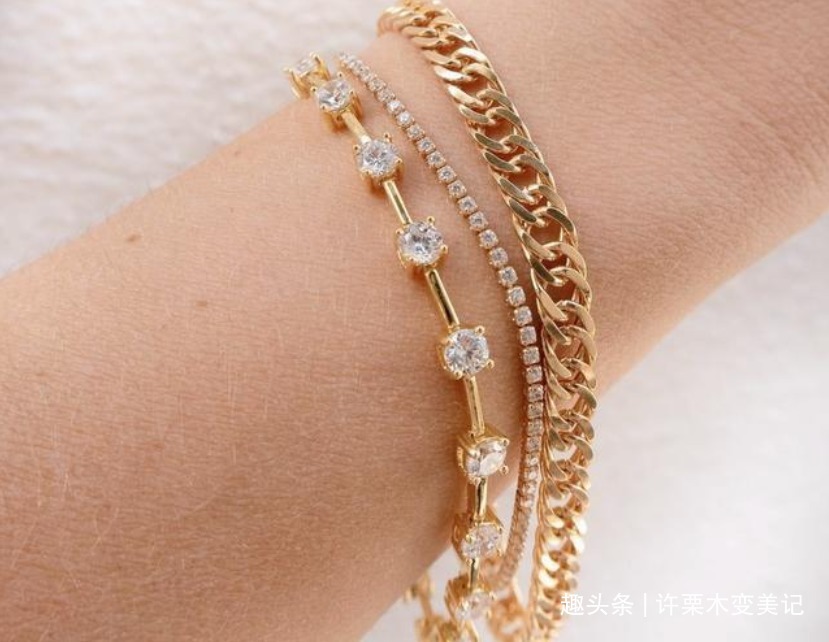 镯子 女人戴“手镯”还是“手表”好看三个理由告诉你,戴错很尴尬!