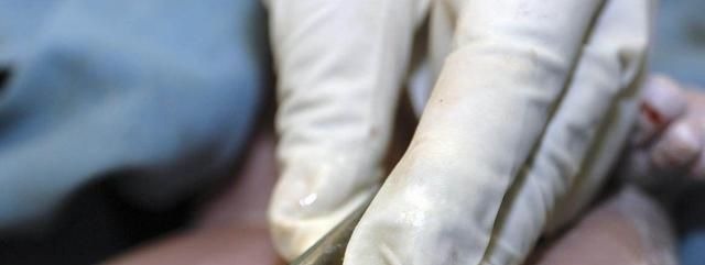 子宫肌层|38岁孕妈剖腹产全过程用命换来的孩子,还不值一万块钱