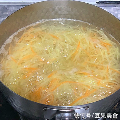 美食|在家复刻被全世界夸赞的冬奥美食～土豆汤