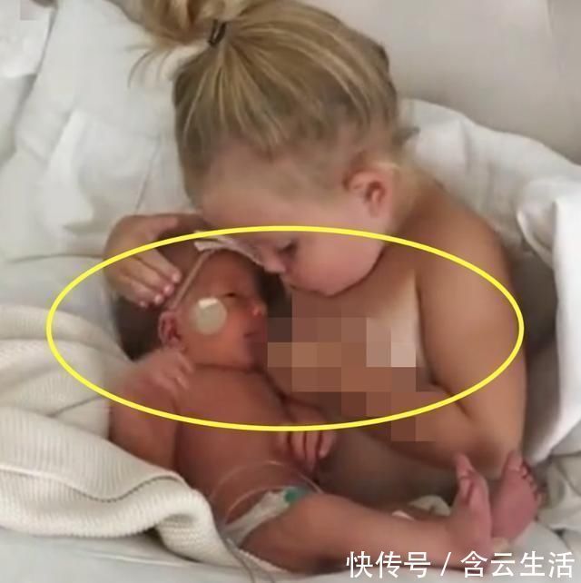 弟弟妹妹|刚出生的小宝贝一直哭闹,姐姐的做法让妈妈笑翻,网友:两个活宝