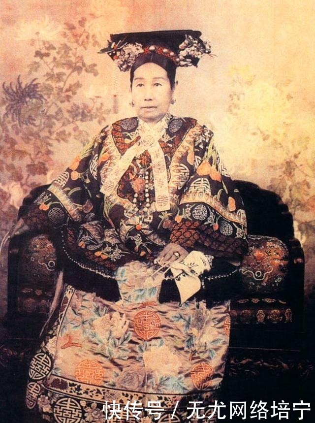 年前|187年前,慈禧诞生了,看她的照片,猜猜咸丰是怎么看上她的