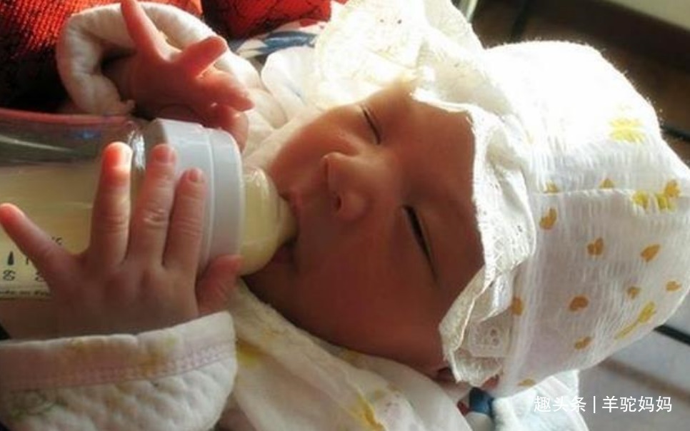 奶量|为啥喂母乳的娃晚上起夜频繁，喂奶粉的娃就能安睡整晚该了解