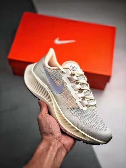 NIKE Air Zoom Pegasus 37 耐克最强平民跑鞋飞马37