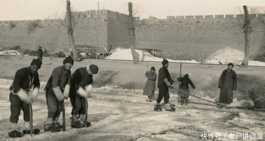 油条|民国历史老照片：图1孩子吃油条，最后一张女子非常有气质！