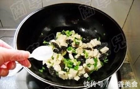 豆腐|豆腐和“它”天生一对,这样做钙量翻一番,做一大锅才5块钱!