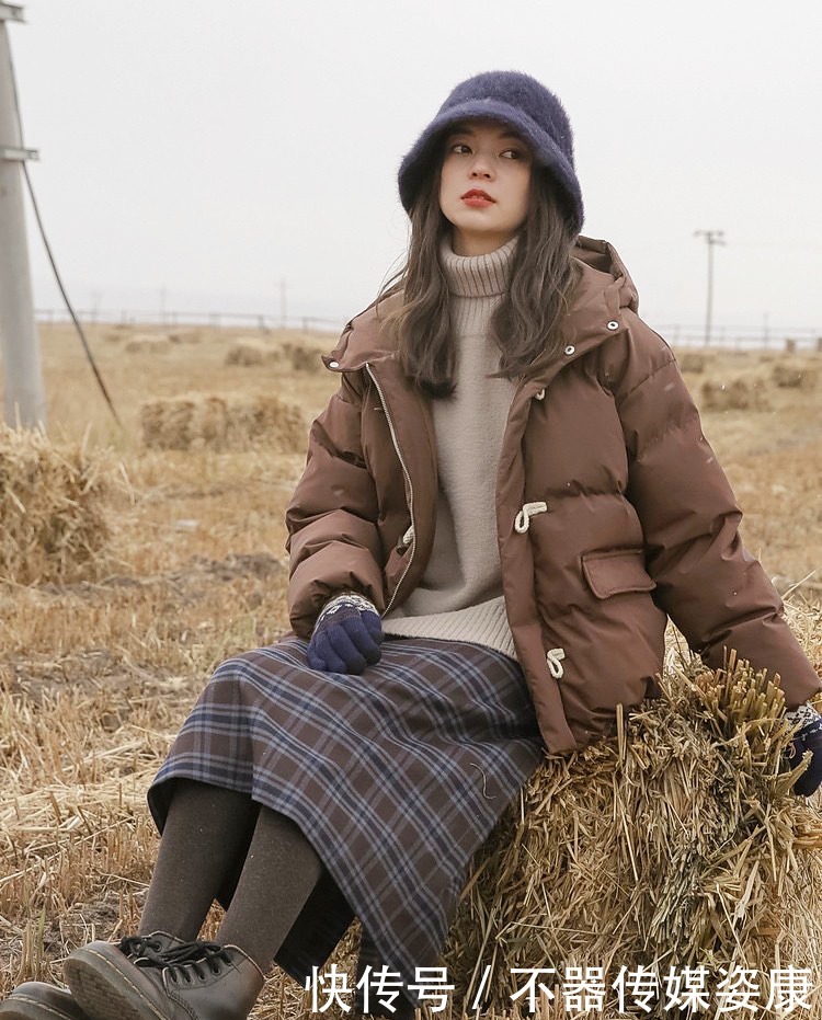 羽绒服|几套小个子女生的羽绒服穿搭,美爆一整冬!