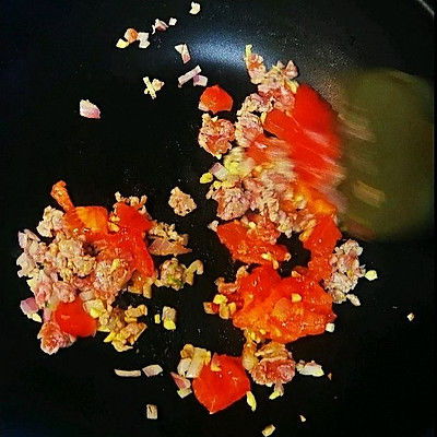 减脂快手早餐:番茄肉酱意面,角瓜虾仁汤,酸奶牛油果泥