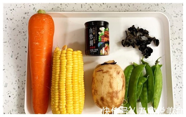 老婆坐月子没胃口,我用5种蔬菜做份小炒,出锅后她连吃两碗饭!