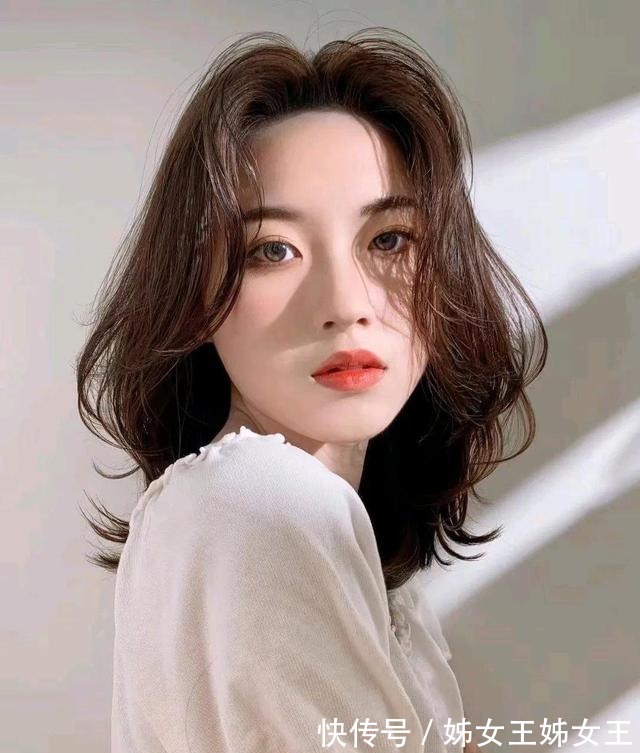学生时代 强烈推荐发型15款,又美又心动,看看你喜欢的是哪一款!