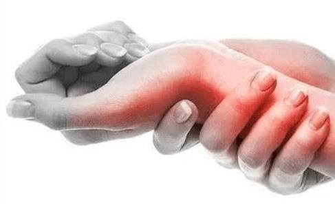 受压|经常手麻可能是大病的信号?还请警惕3种疾病,别不当回事!