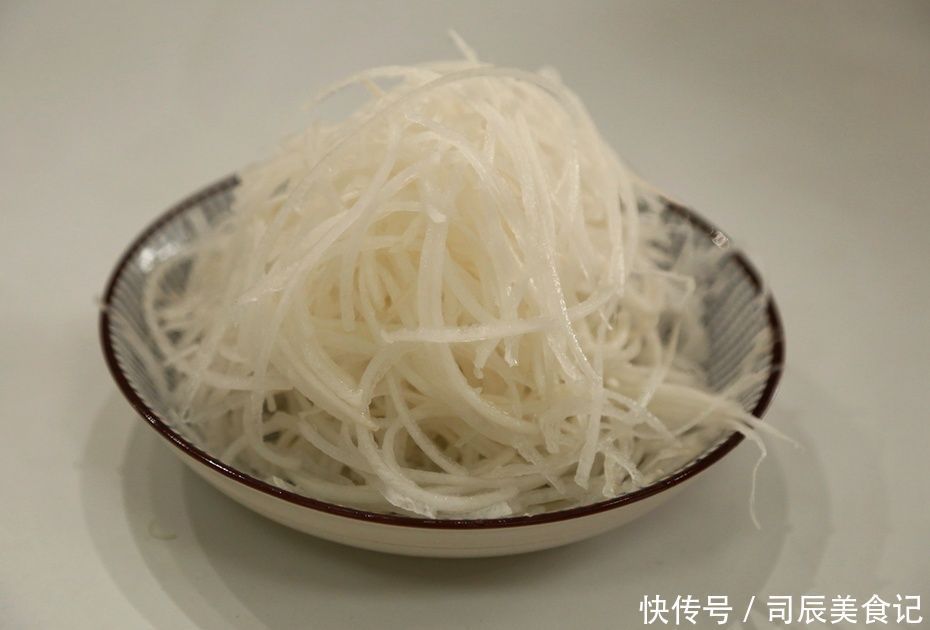 浓白|鲫鱼汤怎么做又浓又白、又鲜又不腥小妙招!十几分钟做浓白鲜汤