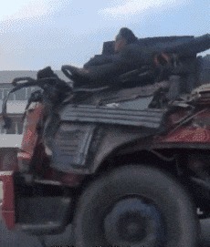 |搞笑GIF段子:这下好了姑娘回去有理由解释了