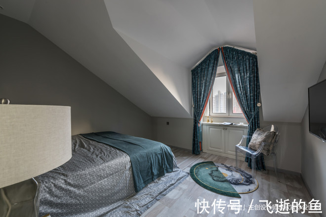三无鸟窠|180平米顶楼带阁楼，摇身一变空中别墅