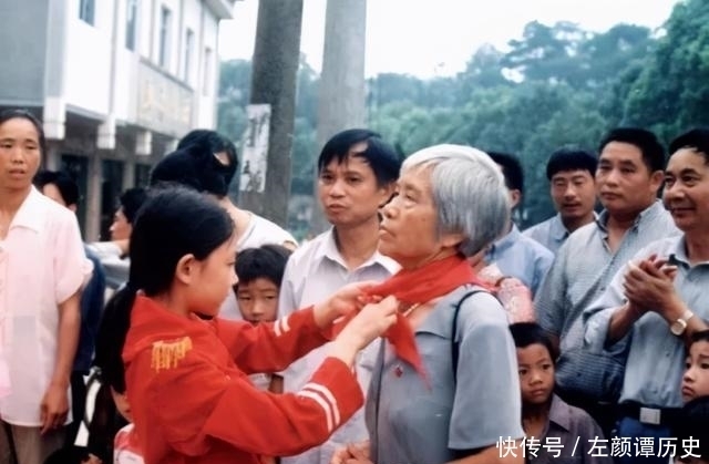 感恩|她是毛主席韶山老家邻居,白手起家创业资产过亿,世代感恩毛主席