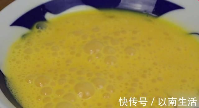 2个鸡蛋,4袋牛奶,教你一个想不到的做法,连吃10天都不腻