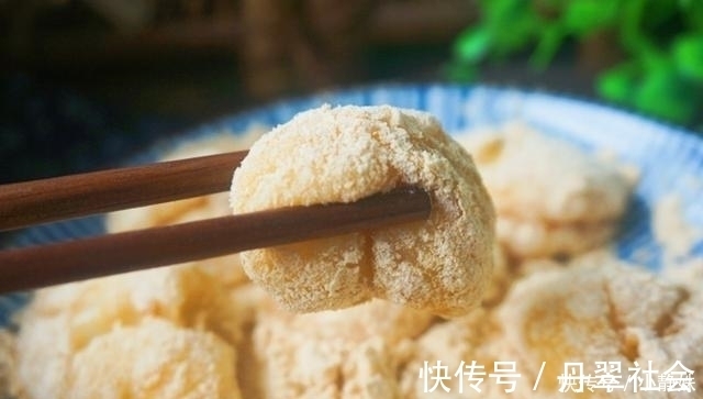 美食|特简单的一道美食,蒸一蒸就出锅,上桌5分钟光盘,百吃不厌