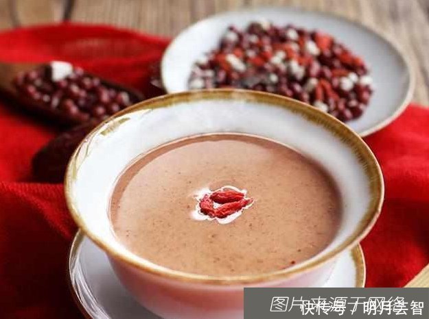 瘦身|女人不想肚子鼓鼓穿衣太难看常吃以下碱性食物,既营养又瘦身