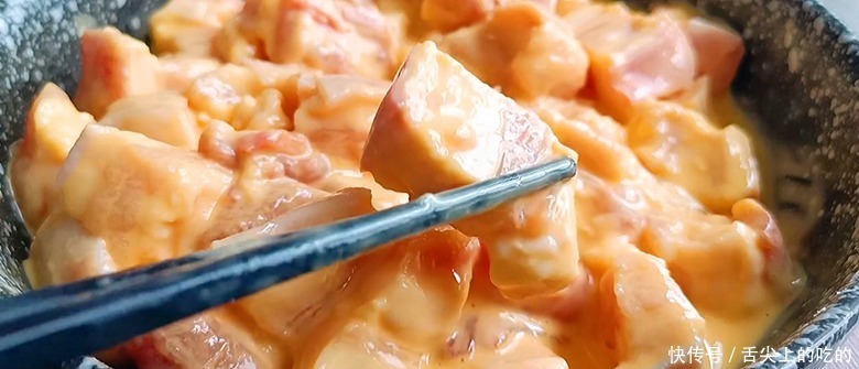 五花肉不要红烧啦，淋2个鸡蛋，你想不到的做法，每次上桌不够吃