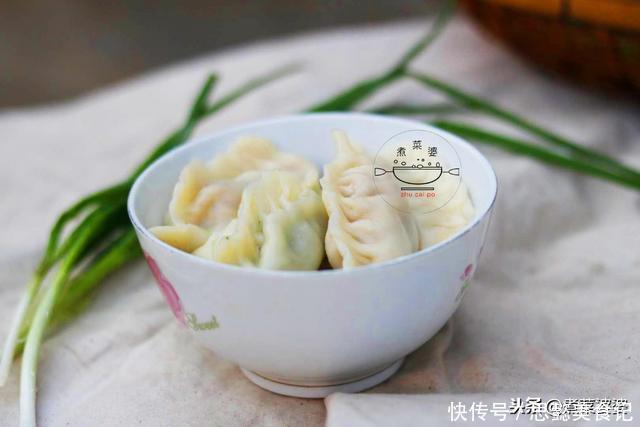 冬天这菜要多吃,钙是鸡蛋的9倍,却只要5毛一斤,包成饺子特香