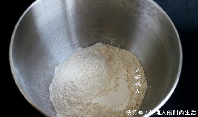 3岁孩子都爱吃的小面点,10分钟搞定,口感不比面包差