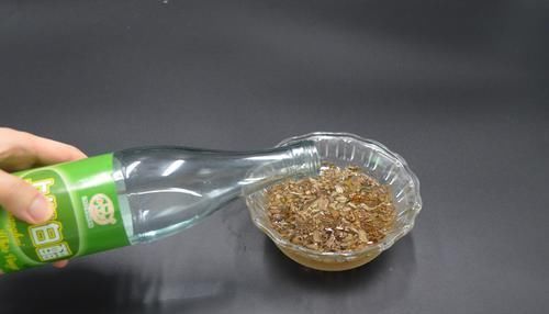 茶叶放白醋里泡一泡,真是厉害了,解决家家都困扰的烦恼,太棒了