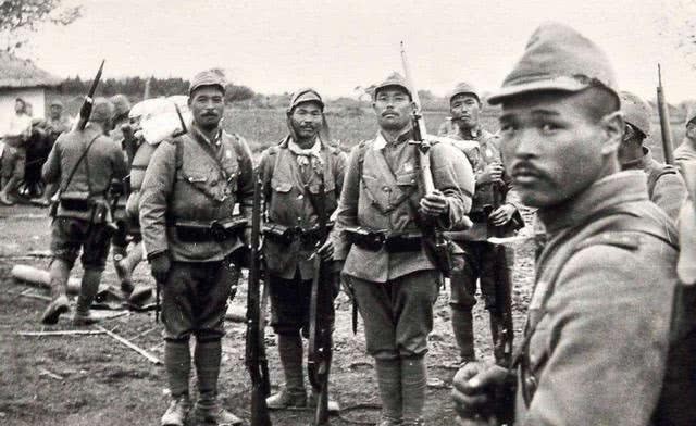 八宝山|抗战打满全场的国军虎将,获得美国颁发的勋章,死后葬入八宝山