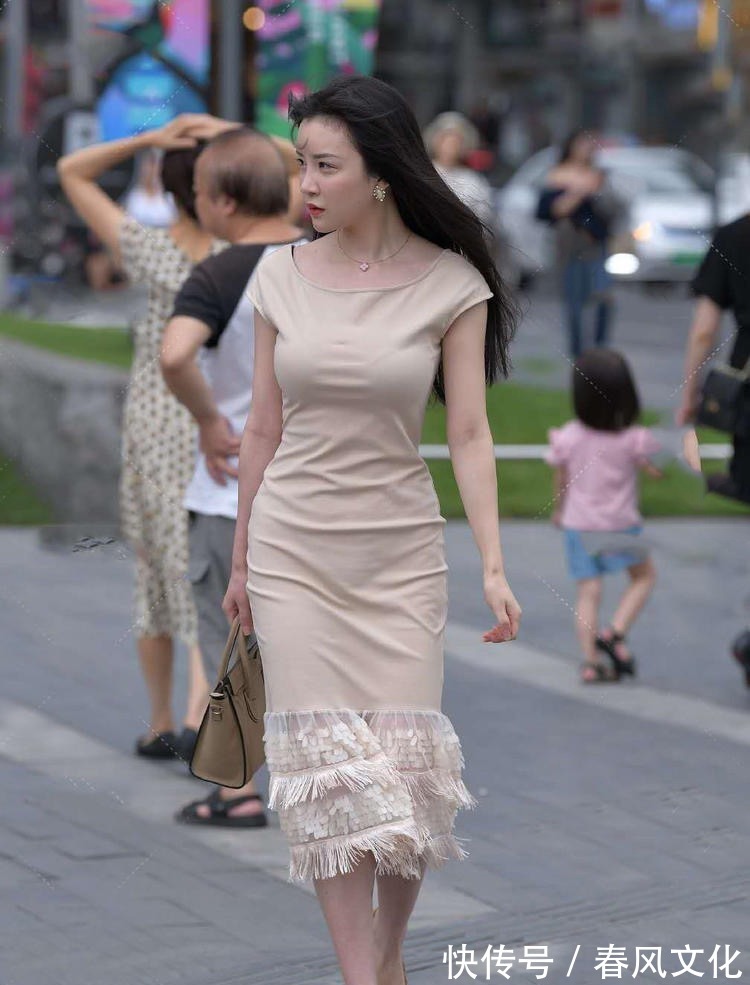 竹筐 编的“竹筐”高跟鞋,美女如此抠门,挣的钱给谁花