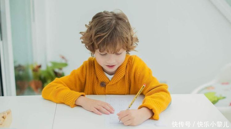 右手|为什么有的孩子是“左撇子”,究竟是聪明还是发育障碍?答案在这