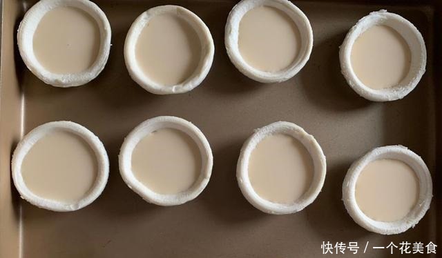 超级简单的小甜品—蛋挞制作方法来了,原材料常见,方法简单