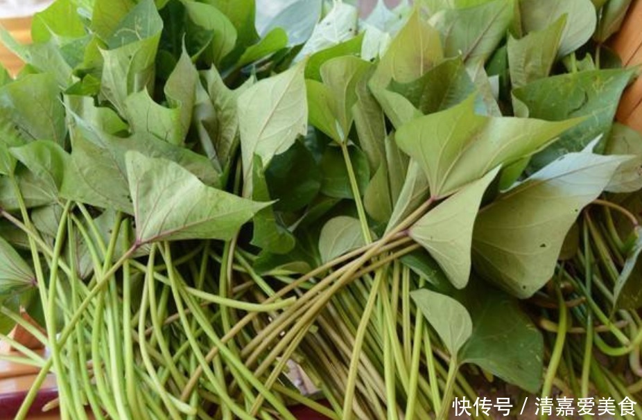  做法|老妈把“红薯杆”换个新做法，变成美味的凉拌菜，端上桌就光盘！