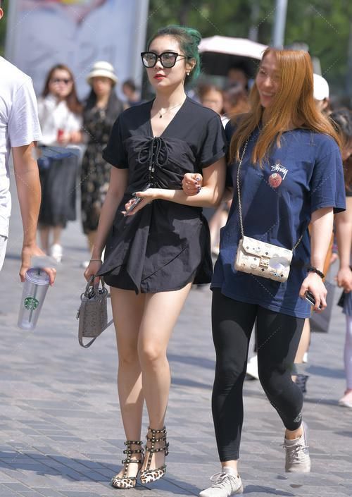 抽绳|假两件抽绳连衣裙，搭配高跟鞋，女人味儿十足