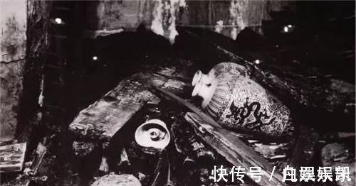 丝织品$1956年,郭沫若发掘明定陵,裸手去取文物,三千多件瑰宝损毁大半