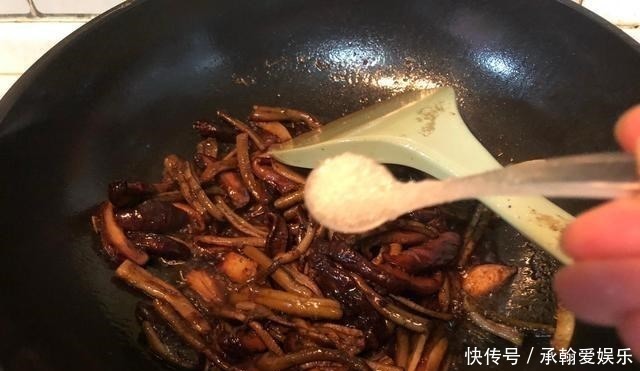 鳝丝量少就加上它一起炒,不仅能以假乱真充充数还荤素搭配两全了