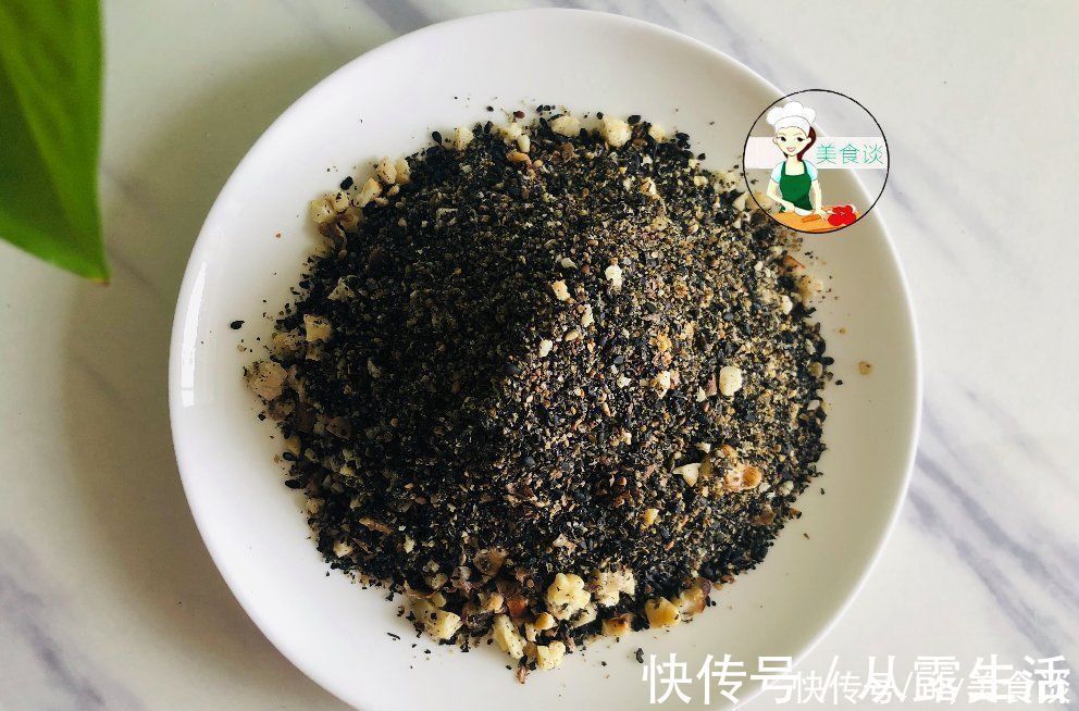 冷天要常吃黑芝麻,教你新做法,每天吃一勺,精神饱满过冬季