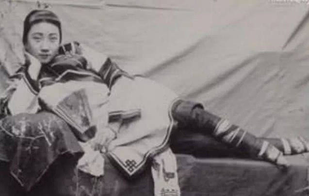 明星|晚清罕照出嫁前的婉容，最后离宫的3个宫女，青楼女子堪比明星