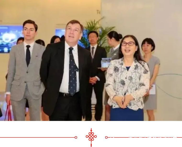 任正非|和孟军离婚后,这个女人让任正非眼前一亮,最终成华为重要人物