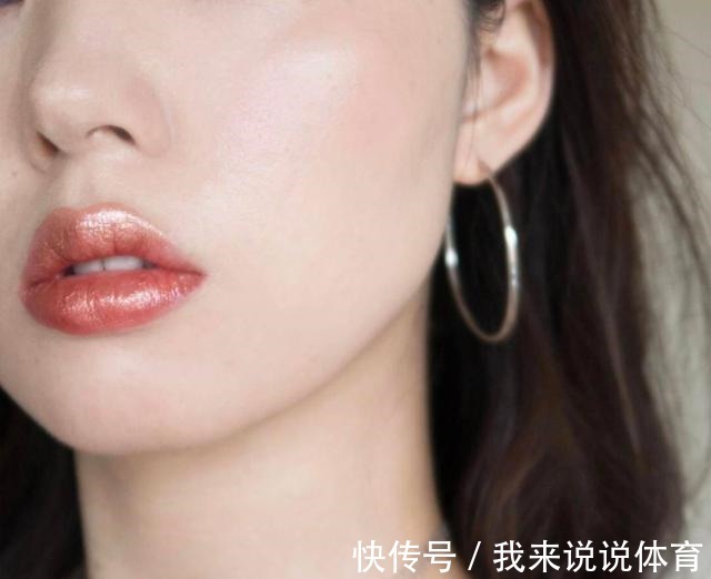 润唇膏|总有一些很微小的细节,比外形更能决定我们的气质!