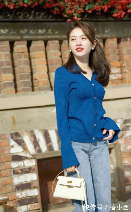 搭配 这才是30、40岁普通人的穿衣典范,自信优雅,基础款穿出高级感